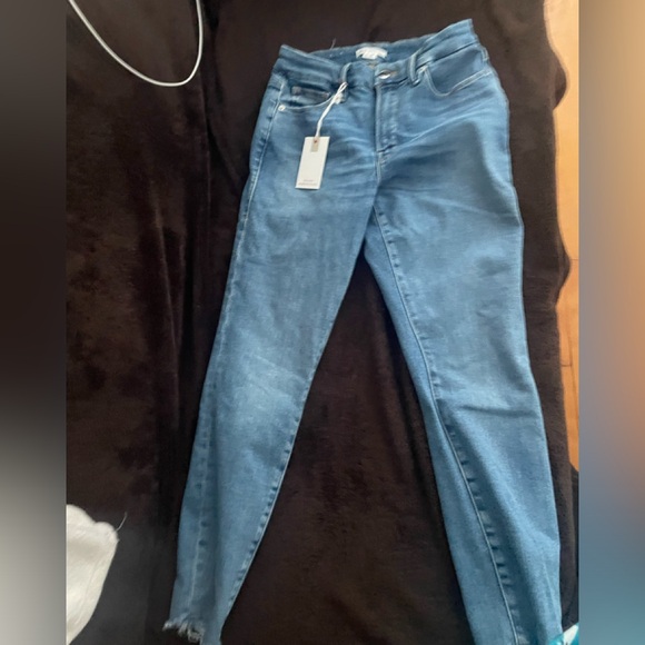 Good American - Picture 1 of 6